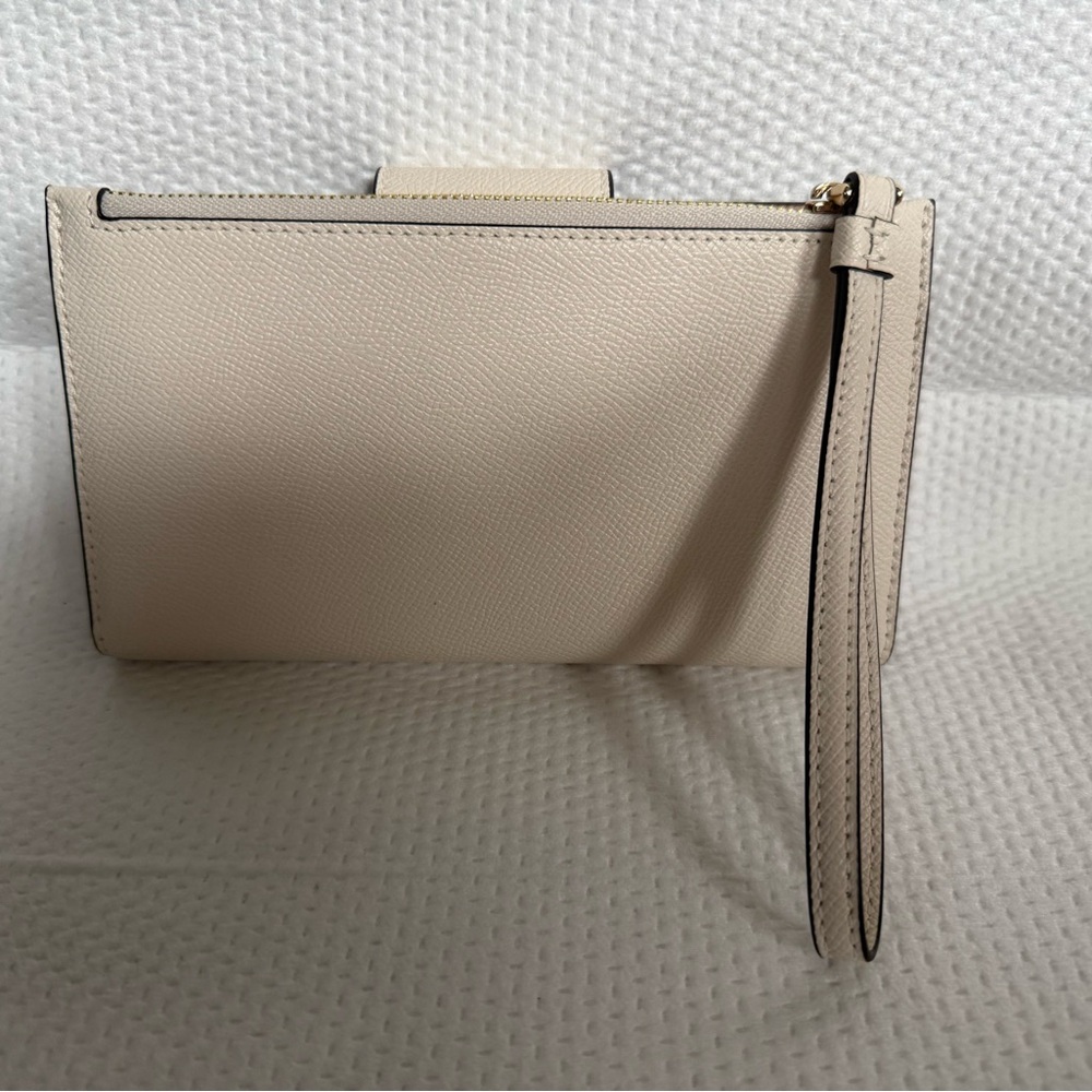 Coach White Leather Phone Wristlet Wallet Flap Snap Zip ID Card Holder - Picture 2 of 6
